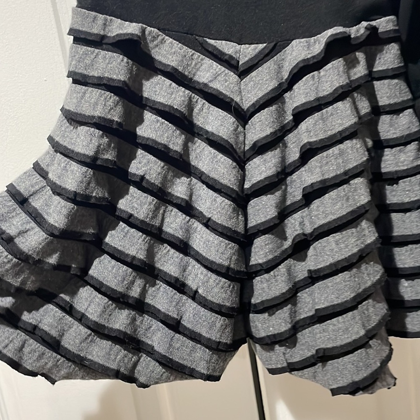 Pippa And Julie 5 Long Swing Top Black Grey Stripe Grey Rosette Flowers Euc — image 6 of 8